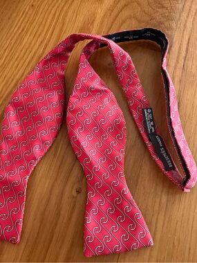 Hermes bow tie coral twist excellent
